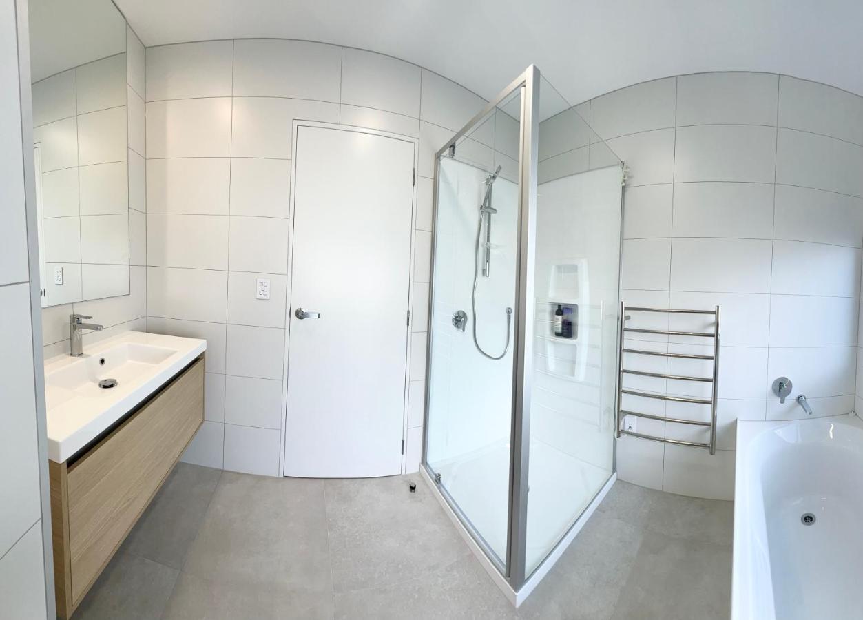 A&J Queen Bedroom-Quiet And Brand New With Reserve View Auckland Luaran gambar