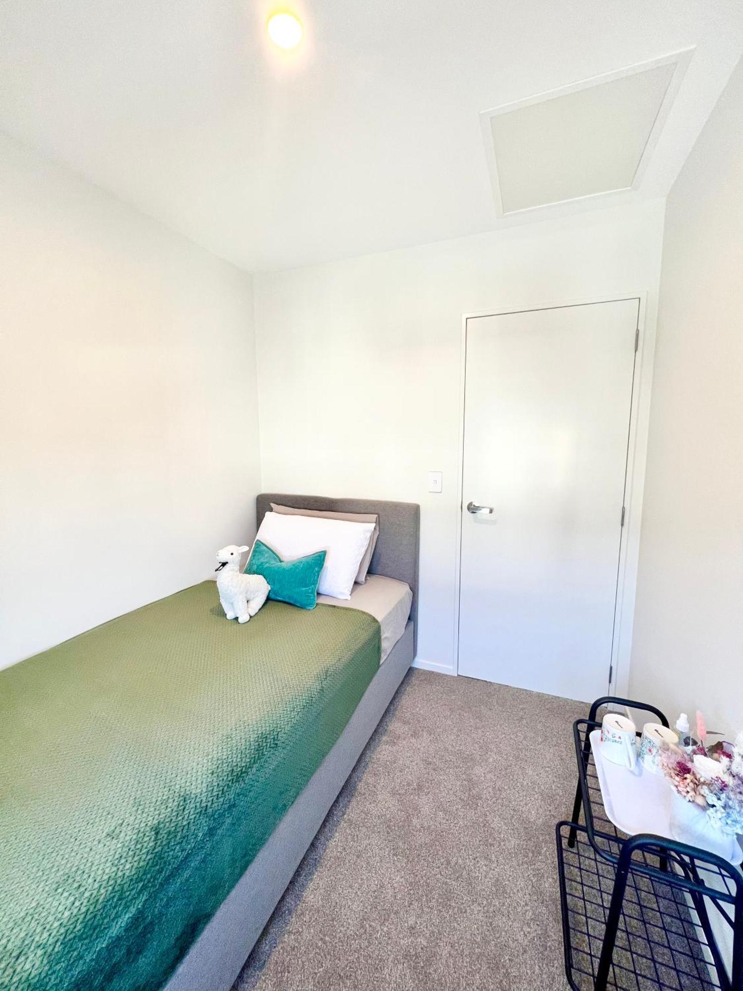 A&J Queen Bedroom-Quiet And Brand New With Reserve View Auckland Luaran gambar